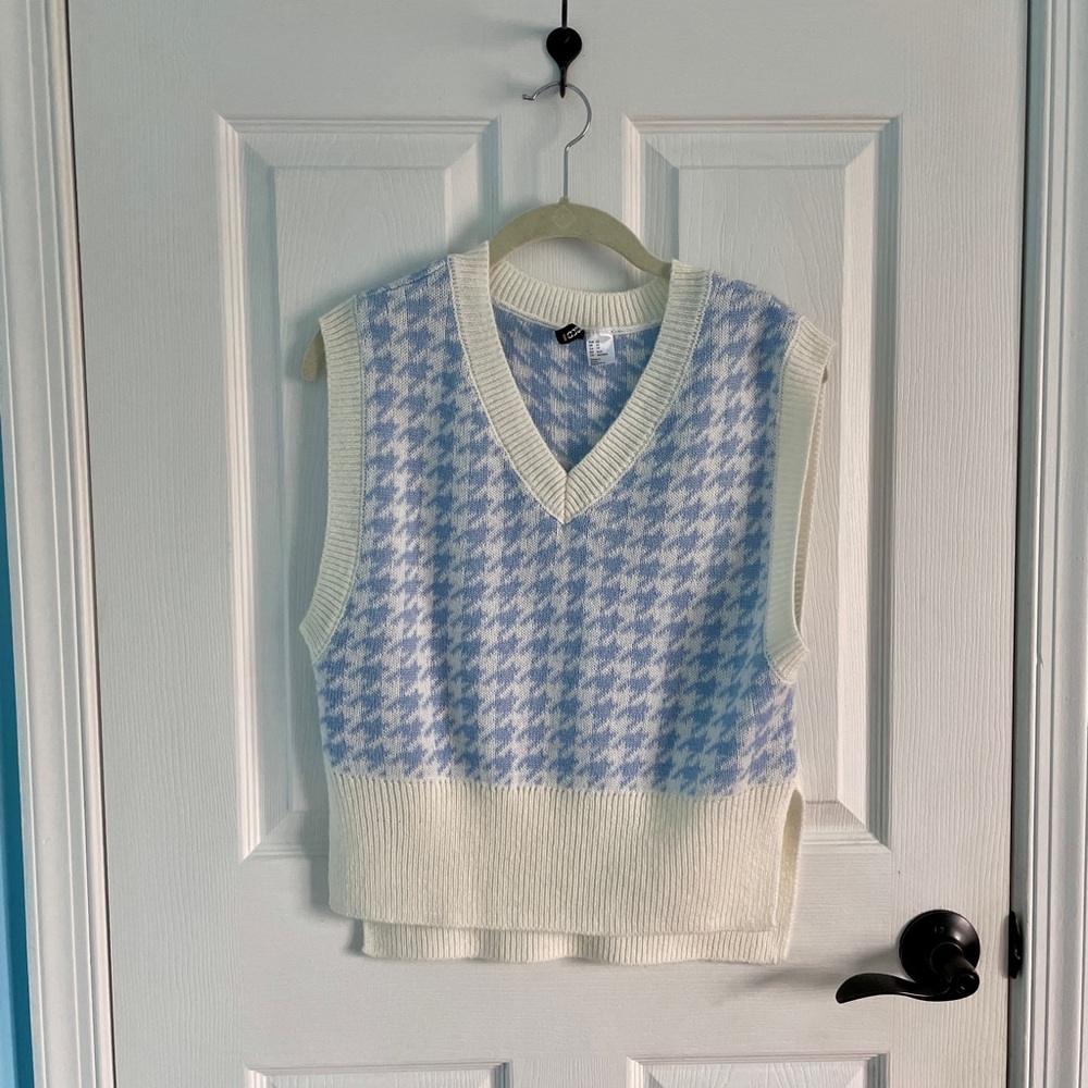 h&m v neck split hem houndstooth sweater vest